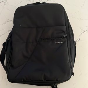 Like new condition, Voyage Zenith water repellent backpack from Hedgren.